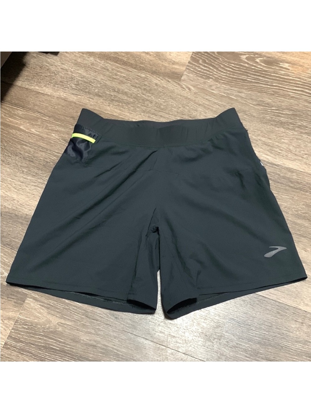 BNWOT Brooks Running Shorts Black with Pockets and Liner